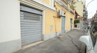 Shop / premises commercial of 85 m² in Roma (00179)