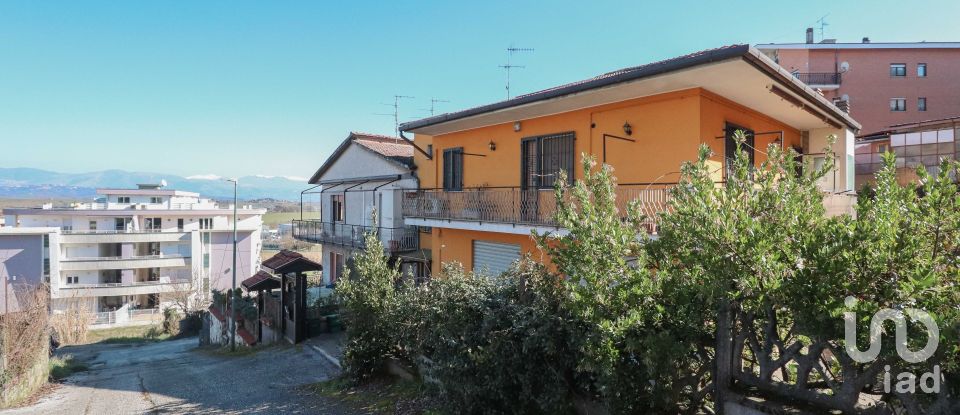Villa 12 locali di 300 m² in Colleferro (00034)