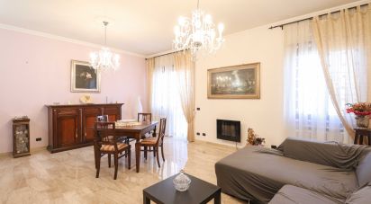 Casale 12 locali di 300 m² in Colleferro (00034)