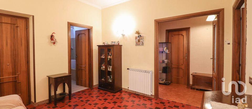 Farm 12 rooms of 300 m² in Colleferro (00034)