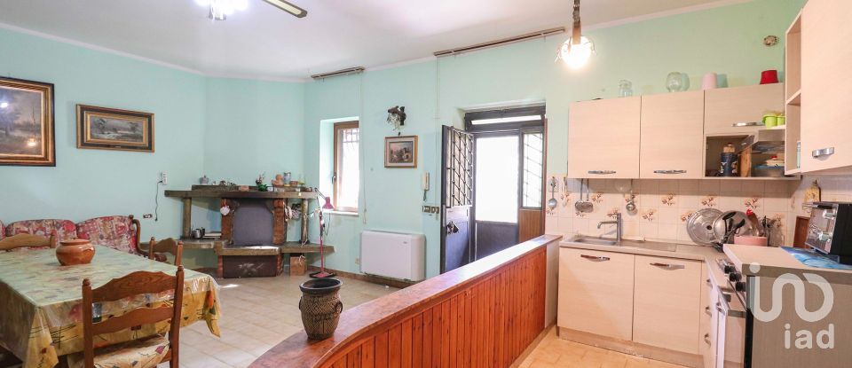 Farm 12 rooms of 300 m² in Colleferro (00034)