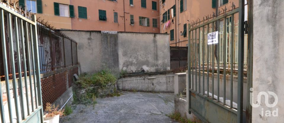 Varie superfici di 15 m² in Genova (16159)