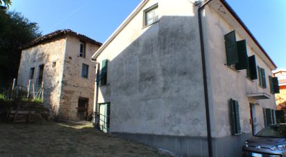 Casa 6 locali di 105 m² in Pallare (17043)