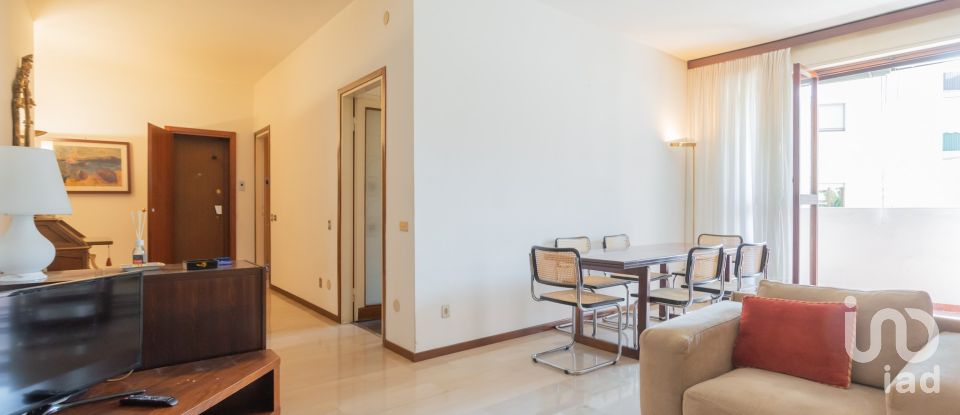 Apartment 7 rooms of 140 m² in Milano (20127)