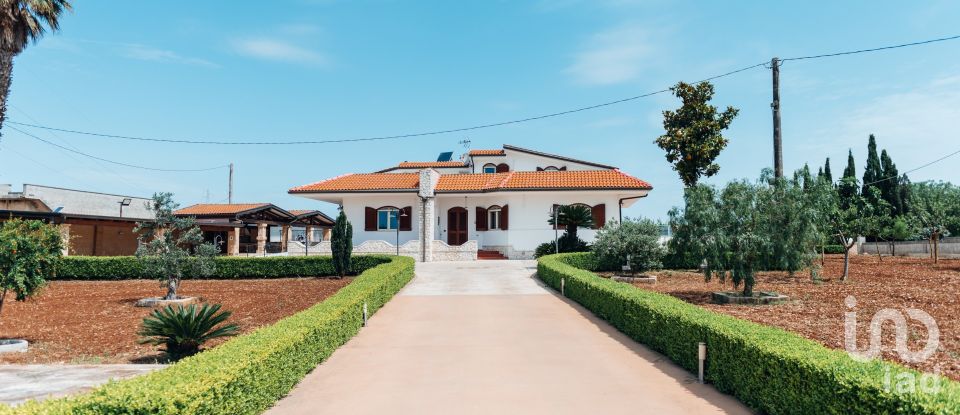 Villa 11 locali di 395 m² in San Cassiano (73020)