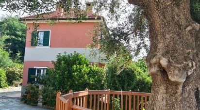 Town house 7 rooms of 150 m² in Cogoleto (16016)