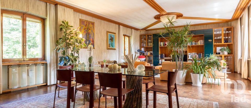 Casale 21 locali di 600 m² in Senigallia (60019)