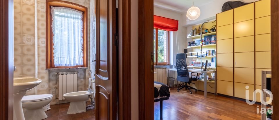 Casale 21 locali di 600 m² in Senigallia (60019)