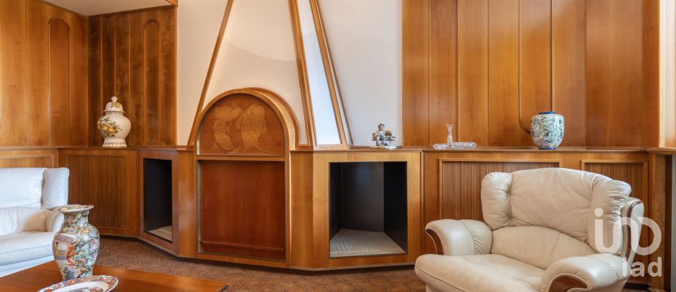 Casale 21 locali di 600 m² in Senigallia (60019)