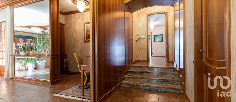 Casale 21 locali di 600 m² in Senigallia (60019)