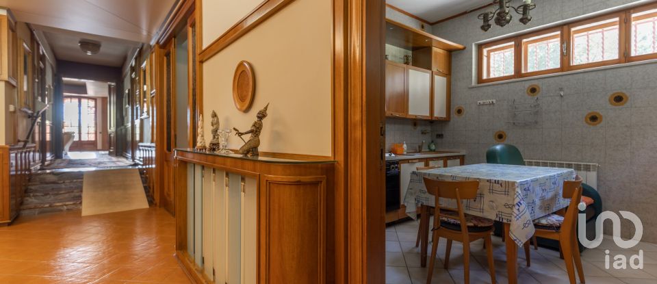 Casale 21 locali di 600 m² in Senigallia (60019)