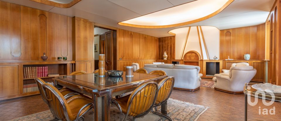 Casale 21 locali di 600 m² in Senigallia (60019)