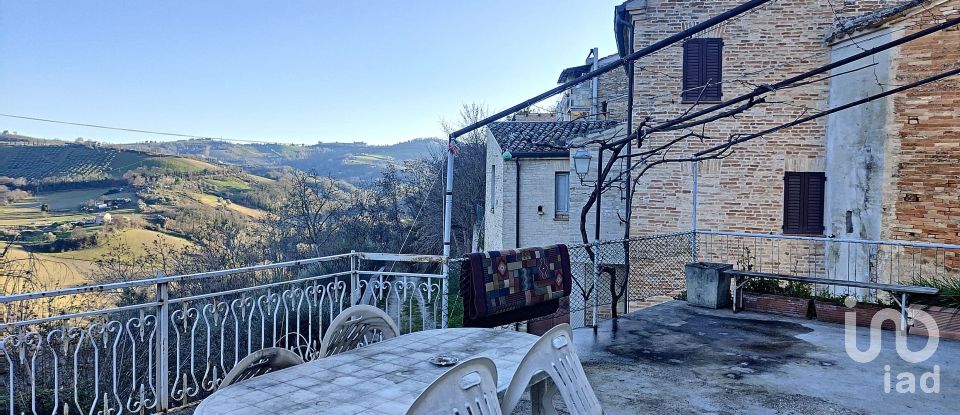 Casa 8 locali di 220 m² in Ponzano di Fermo (63845)