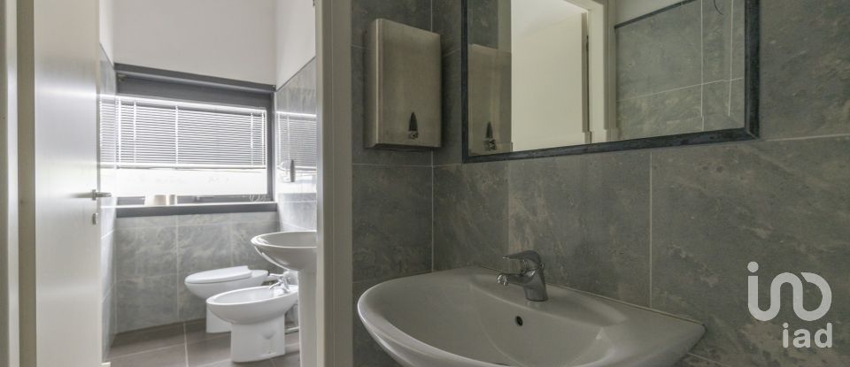 Laboratorio di 142 m² in Ancona (60131)