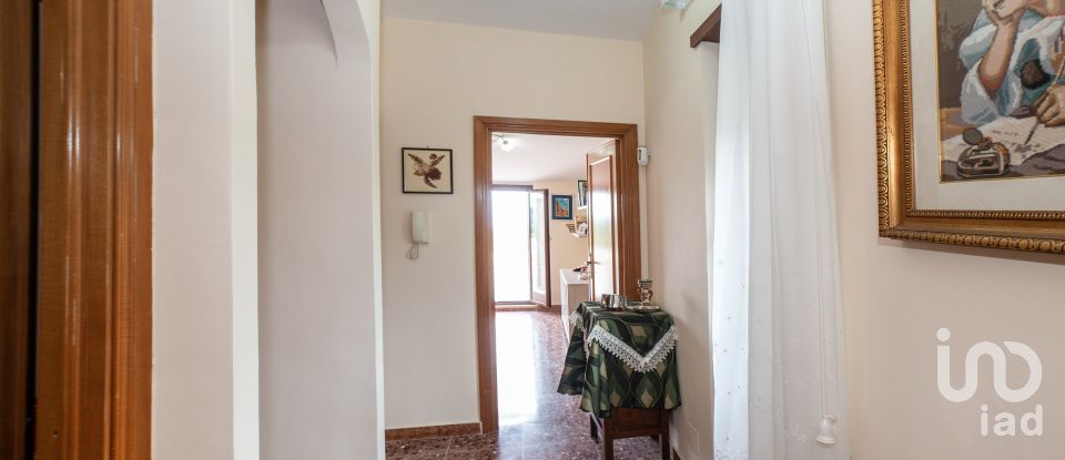 Villa 12 locali di 200 m² in Ciampino (00043)