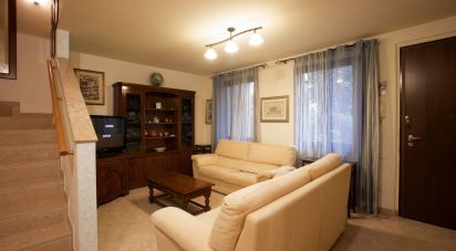 Villa a schiera 6 locali di 156 m² in Verona (37135)