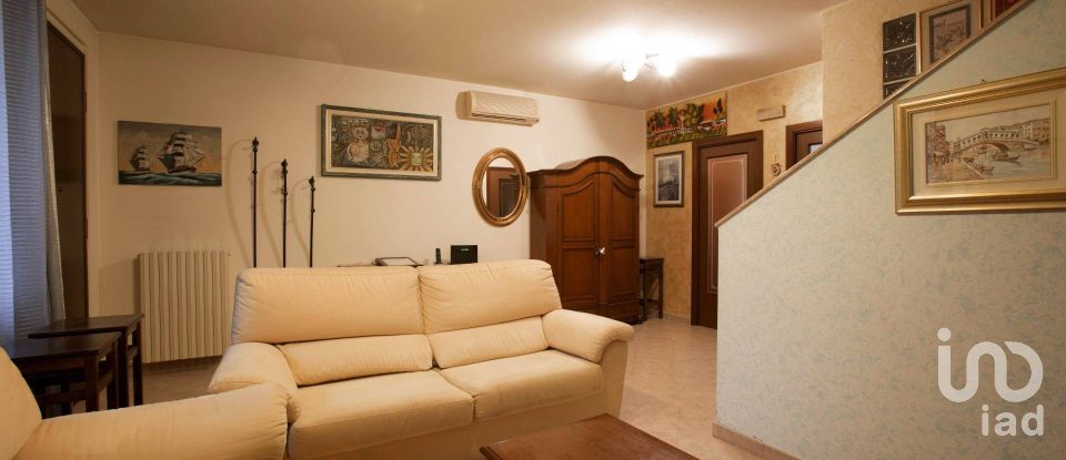 Villa a schiera 6 locali di 156 m² in Verona (37135)