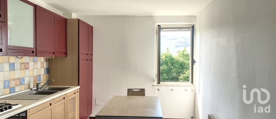 Casa indipendente / Villa 7 locali di 218 m² in Montalto delle Marche (63068)