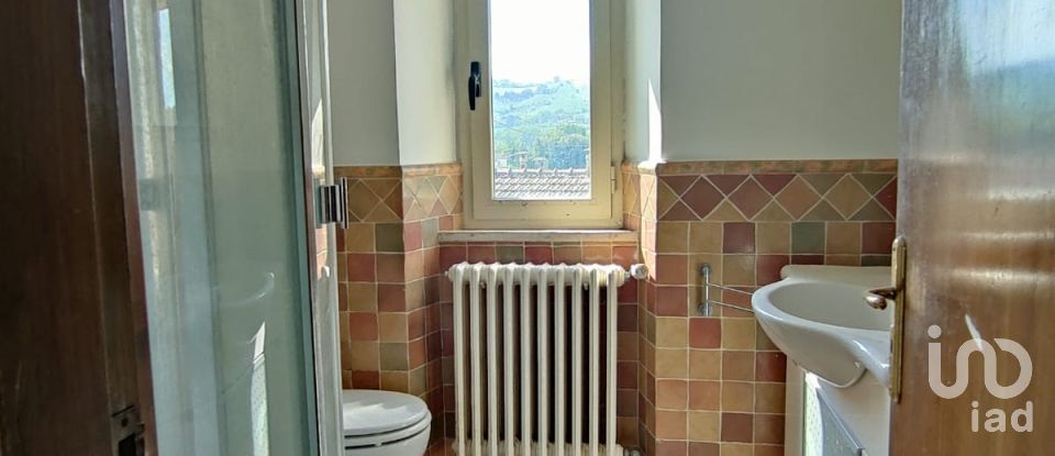 Casa indipendente / Villa 7 locali di 218 m² in Montalto delle Marche (63068)