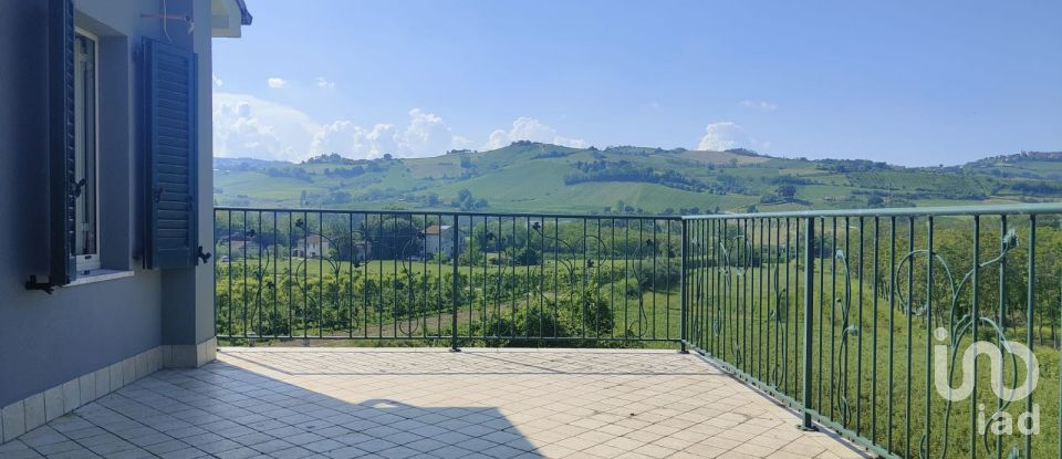 Casa indipendente / Villa 7 locali di 218 m² in Montalto delle Marche (63068)
