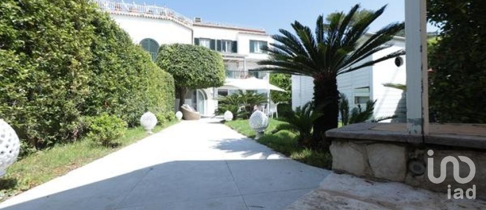 Casa indipendente 4 locali di 110 m² in Ischia (80077)