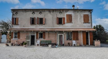 Casa indipendente 4 locali di 221 m² in Ferrara (44124)