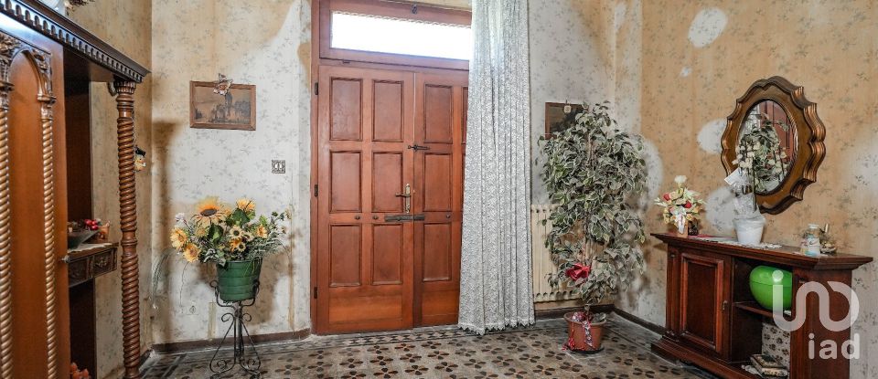 Town house 9 rooms of 345 m² in Ostellato (44020)