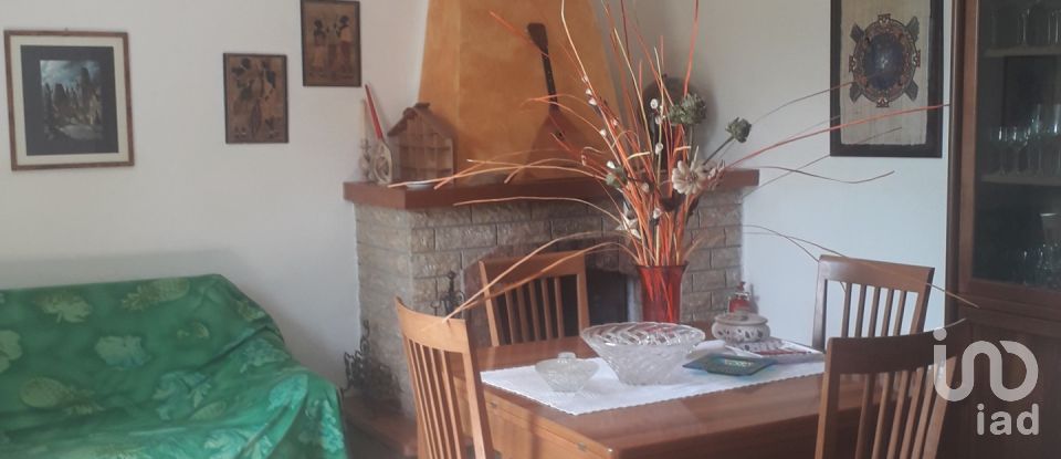 House 6 rooms of 240 m² in Fivizzano (54013)