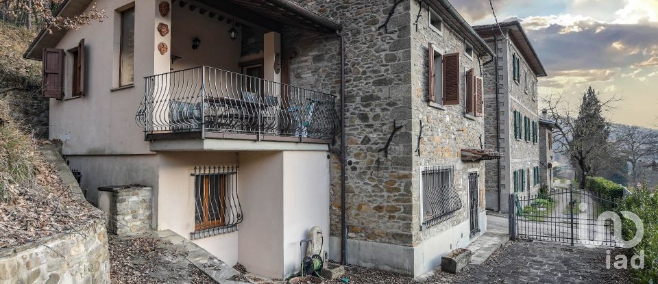 Town house 4 rooms of 159 m² in Sansepolcro (52037)