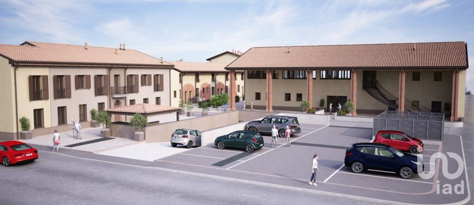 Varie superfici di 1.120 m² in Cremona (26100)