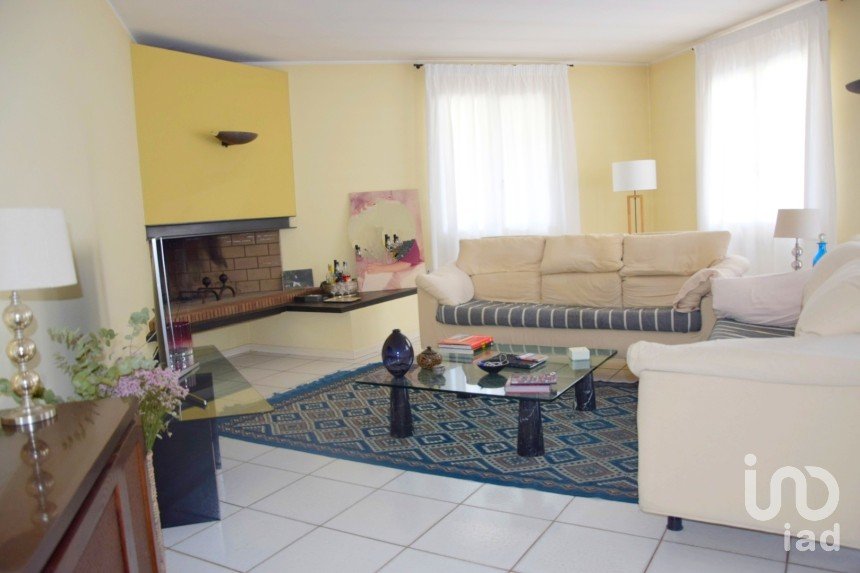 Casa 11 locali di 428 m² in Ravenna (48121)