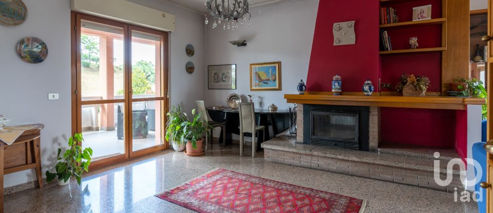Casa 8 locali di 158 m² in Roseto degli Abruzzi (64026)