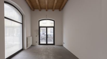 Shop / premises commercial of 101 m² in Ancona (60131)