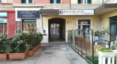 Negozio / locale commerciale di 245 m² in Ancona (60131)
