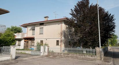 Villa 11 locali di 217 m² in Ceresara (46040)