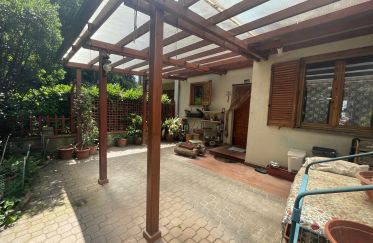 Traditional house 8 rooms of 144 m² in Arezzo (52100)