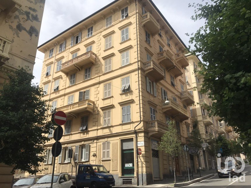 Apartment 6 rooms of 141 m² in Genova (16153)