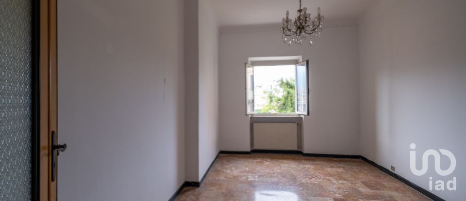 Apartment 6 rooms of 100 m² in Genova (16159)