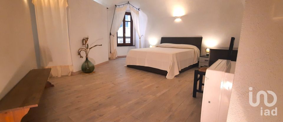 House 3 rooms of 100 m² in Cisano sul Neva (17035)