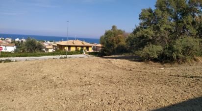 Terreno di 1.508 m² in Tortoreto (64018)