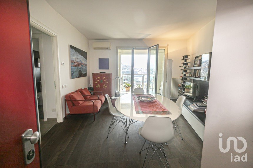 Apartment 6 rooms of 90 m² in Genova (16149)