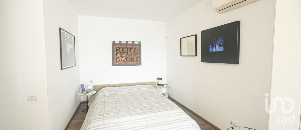 Apartment 6 rooms of 90 m² in Genova (16149)