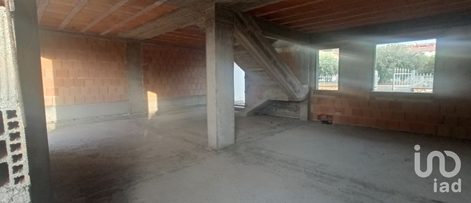 Rustico 6 locali di 130 m² in - (87030)