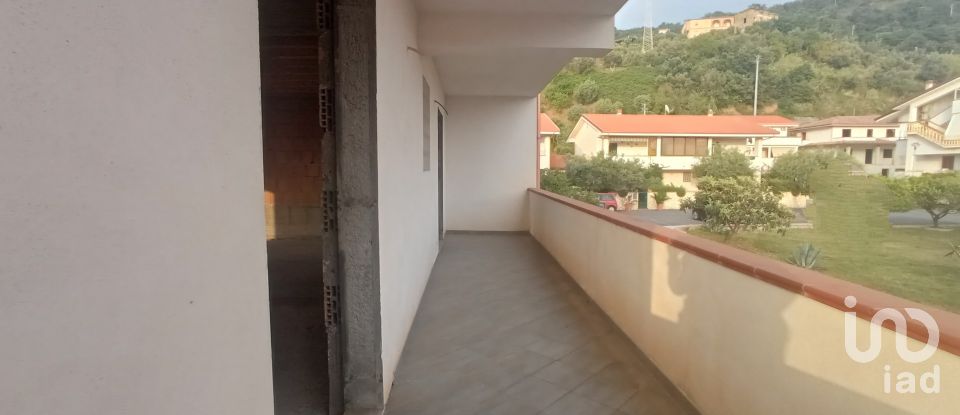 Rustico 6 locali di 130 m² in - (87030)