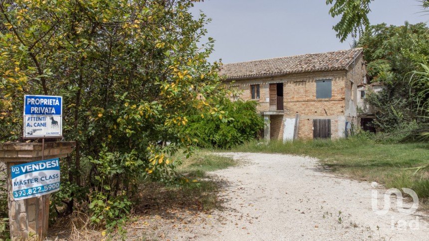 Rustico 6 locali di 180 m² in Filottrano (60024)