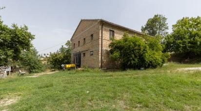 Rustico 6 locali di 180 m² in Filottrano (60024)