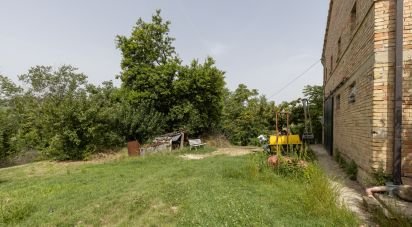 Rustico 6 locali di 180 m² in Filottrano (60024)