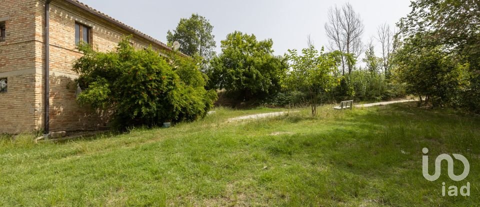 Rustico 6 locali di 180 m² in Filottrano (60024)
