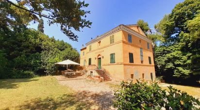 Barn conversion 27 rooms of 450 m² in Fermo (63900)