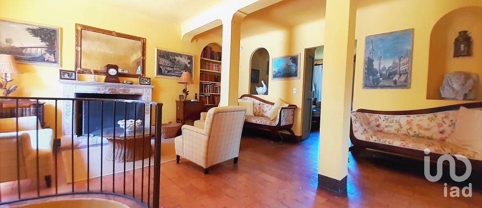 Villa storica 27 locali di 450 m² in Fermo (63900)